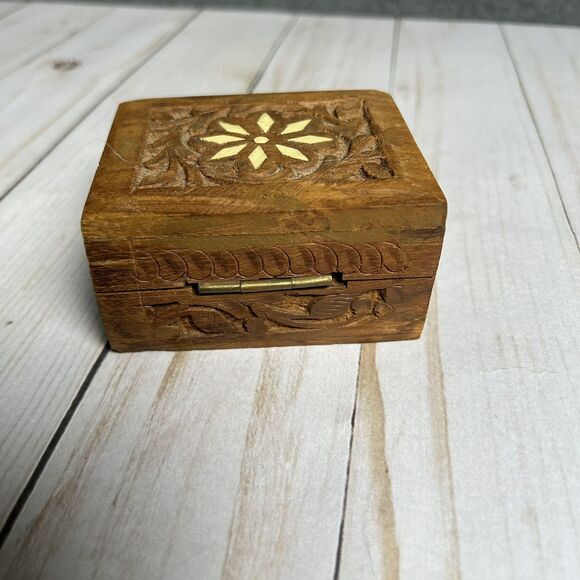 Vintage Wooden Carved Hinged Trinket Jewelry Ring Box 3 X 1.75 in - Picture 6 of 9